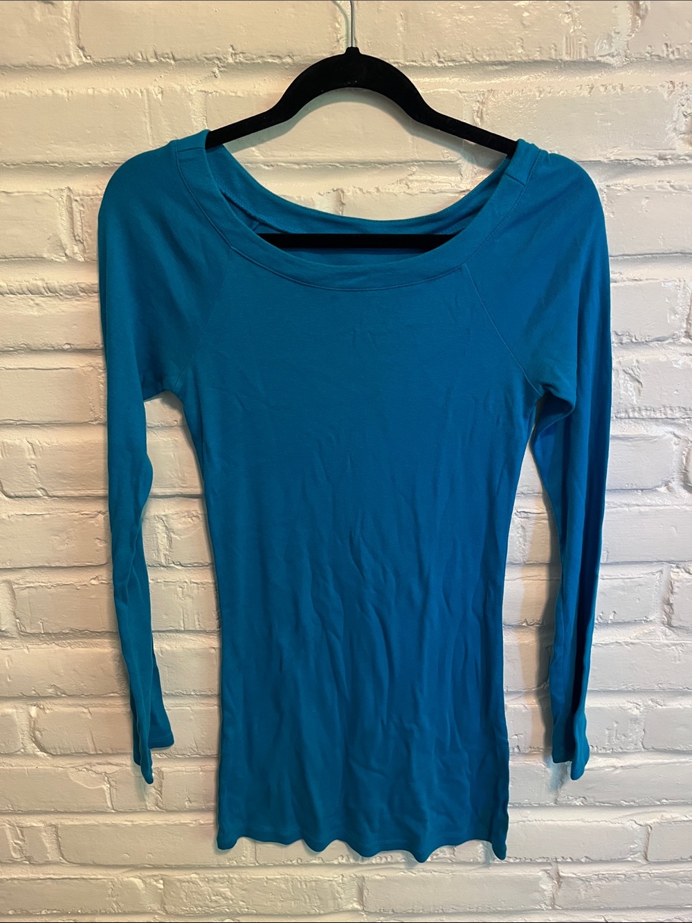 Express Long Sleeve Scoop Neck Top in Teal